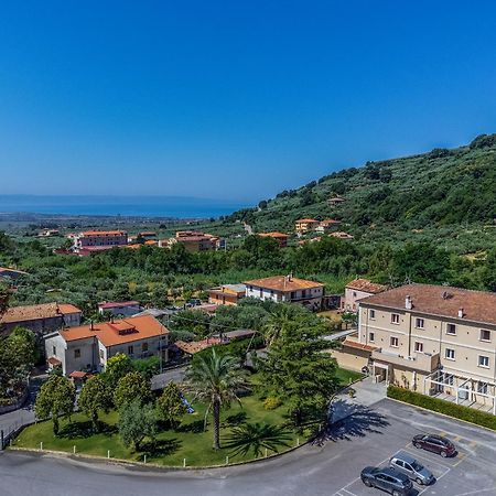 Hotel Ristorante La Mimosa Lamezia Terme Bagian luar foto