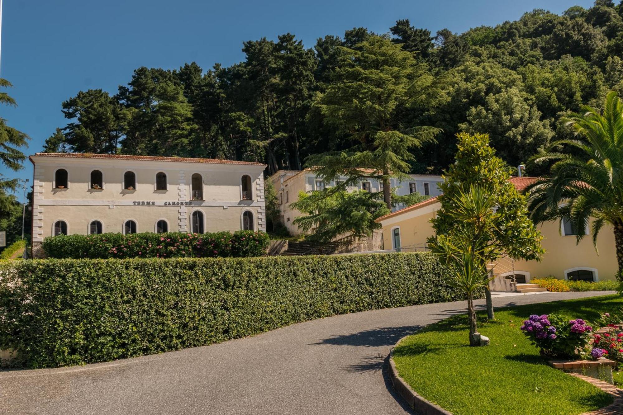 Hotel Ristorante La Mimosa Lamezia Terme Bagian luar foto