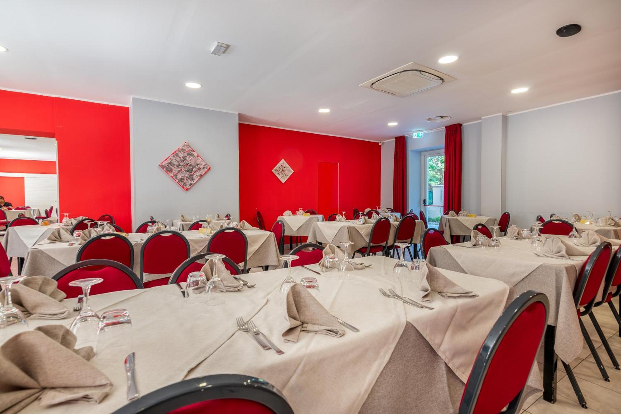 Hotel Ristorante La Mimosa Lamezia Terme Bagian luar foto