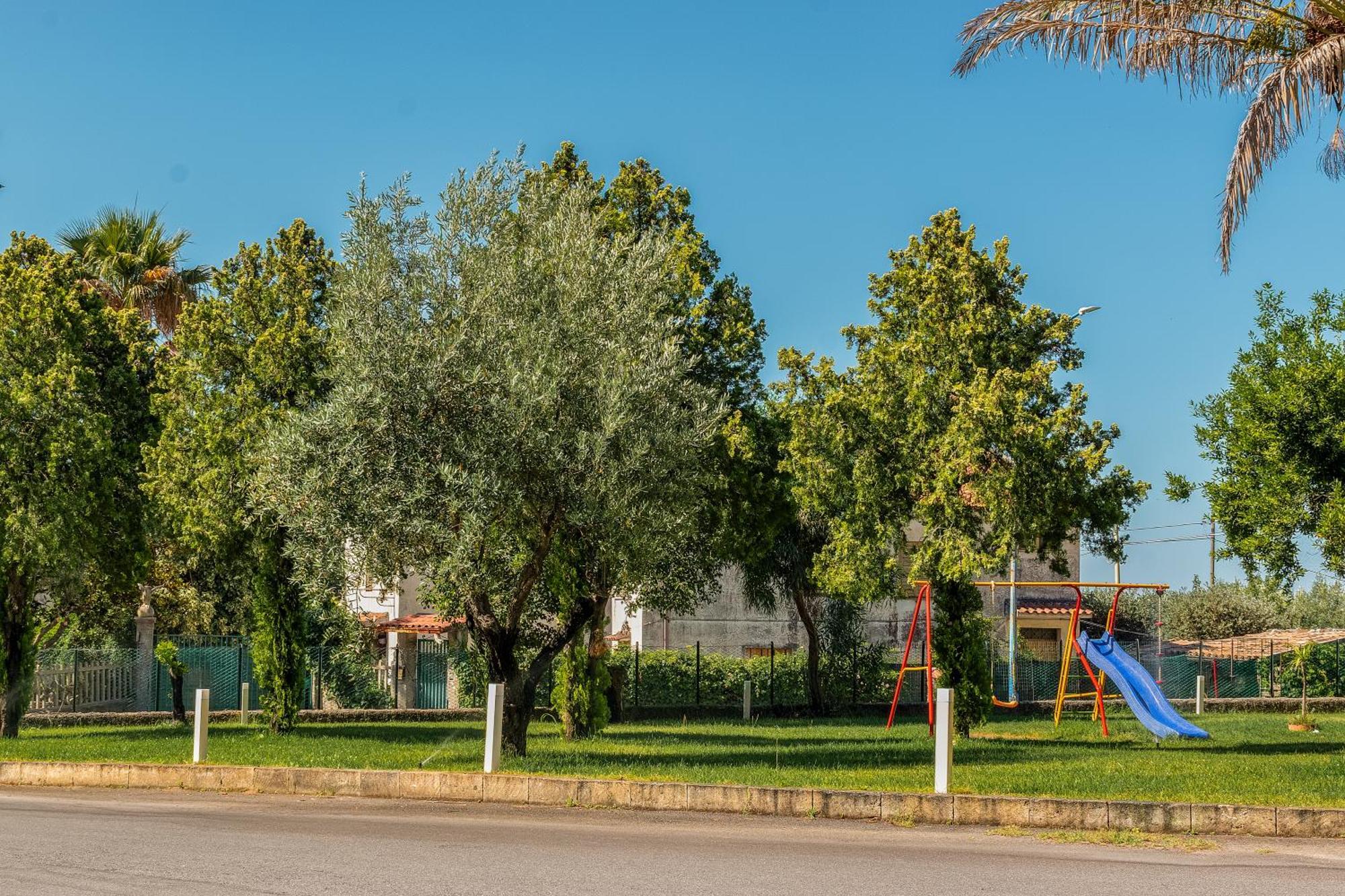 Hotel Ristorante La Mimosa Lamezia Terme Bagian luar foto
