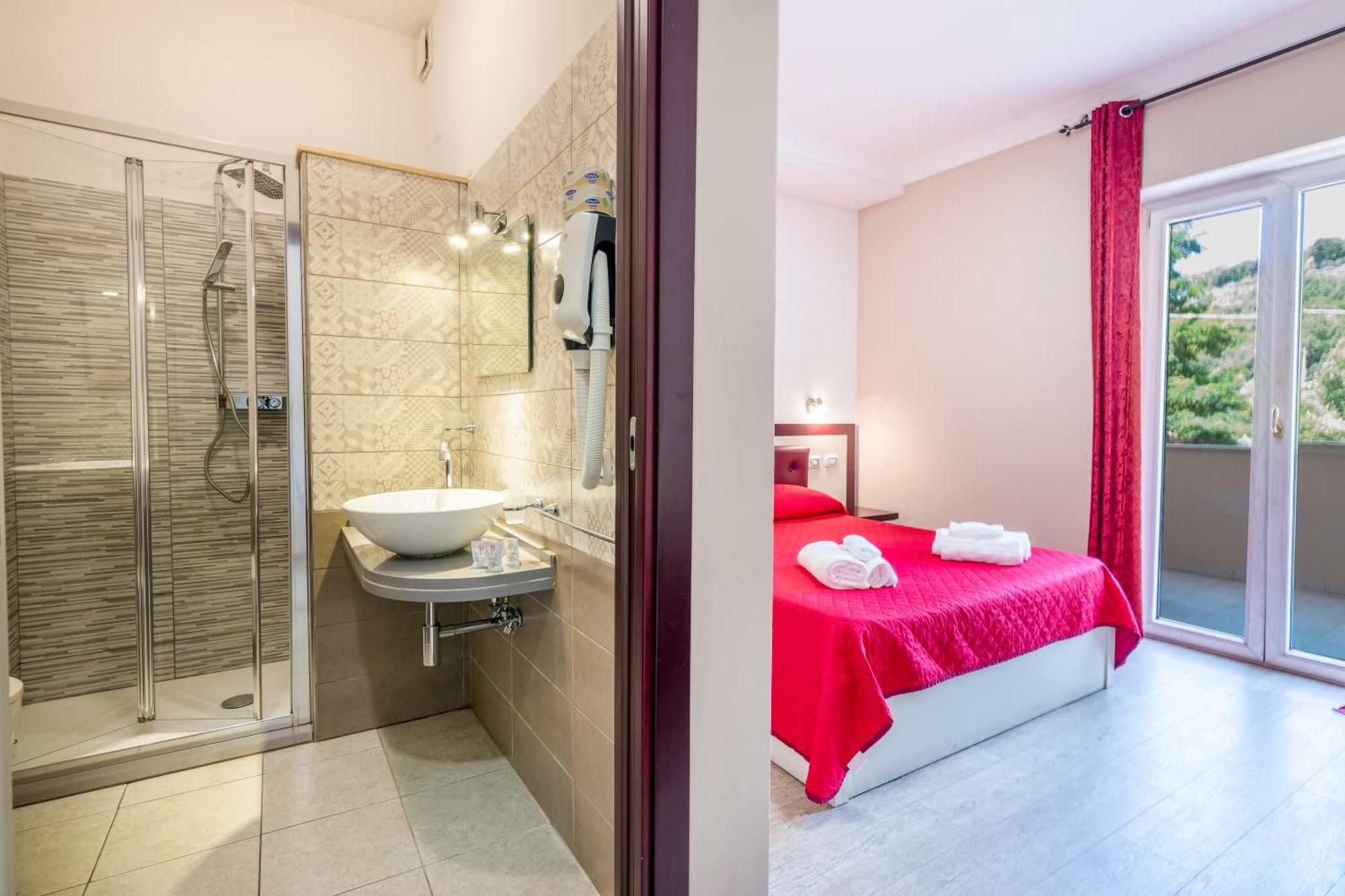 Hotel Ristorante La Mimosa Lamezia Terme Bagian luar foto
