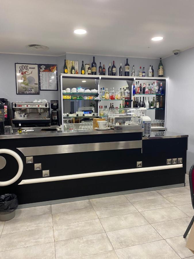 Hotel Ristorante La Mimosa Lamezia Terme Bagian luar foto